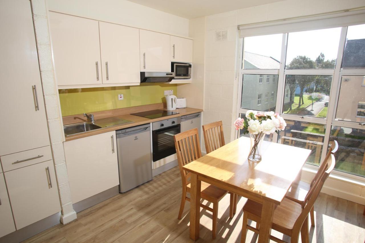 Corrib Village Apartments University Of Голуей Екстериор снимка
